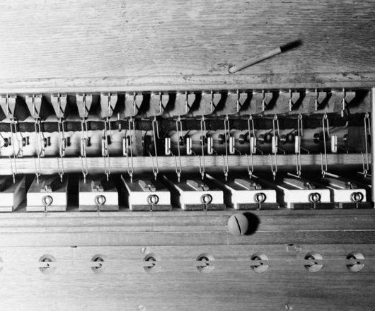 Cathédrale de Nantes. Console du grand orgue (détail).